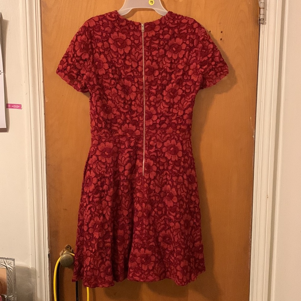 Burberry Red Floral Lace Short Sleeve Wedding Dress - Picture 9 of 10